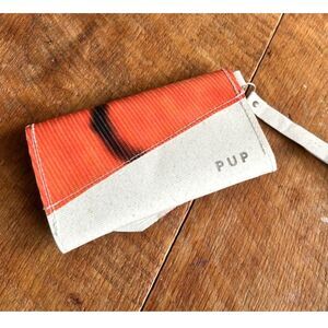 PUP 'Spectator' wristlet - Eco-friendly - Upcycled materials - wallet